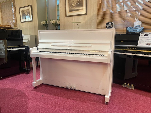 Piano clearance samick occasion